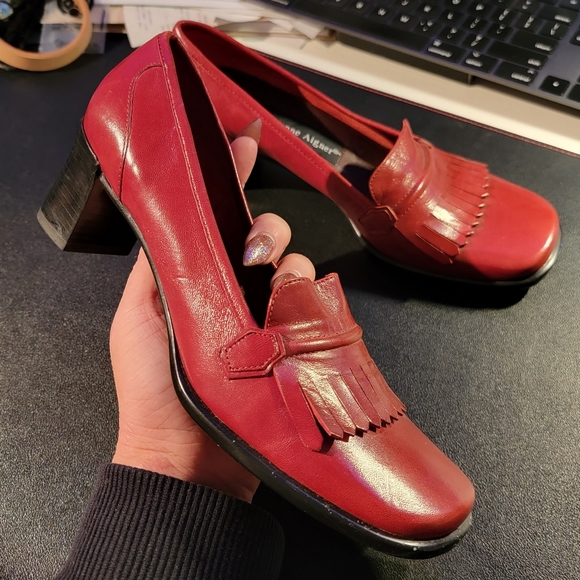 Vintage 90s Etienne Aigner red leather block heel pump - Picture 3 of 6